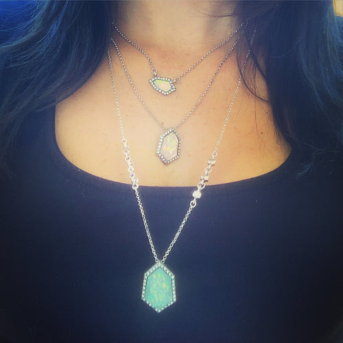 Collier sautoir triple à couleurs