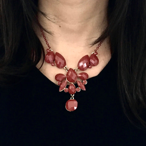 Collier bordeaux et doré