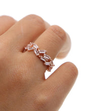 Charger l&#39;image dans la galerie, Bague en plaqué or rose et zircons